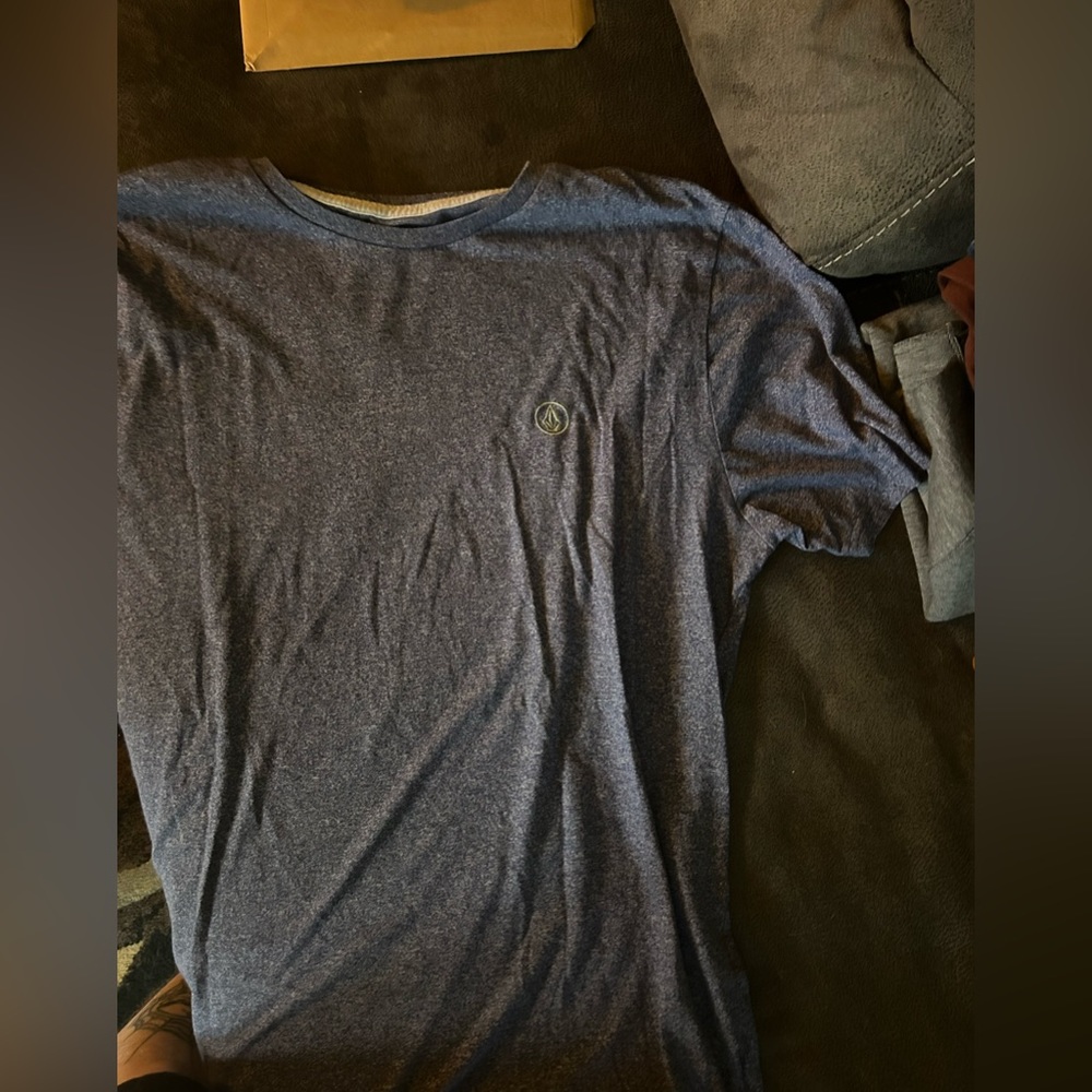Regular ol volcom shirt.